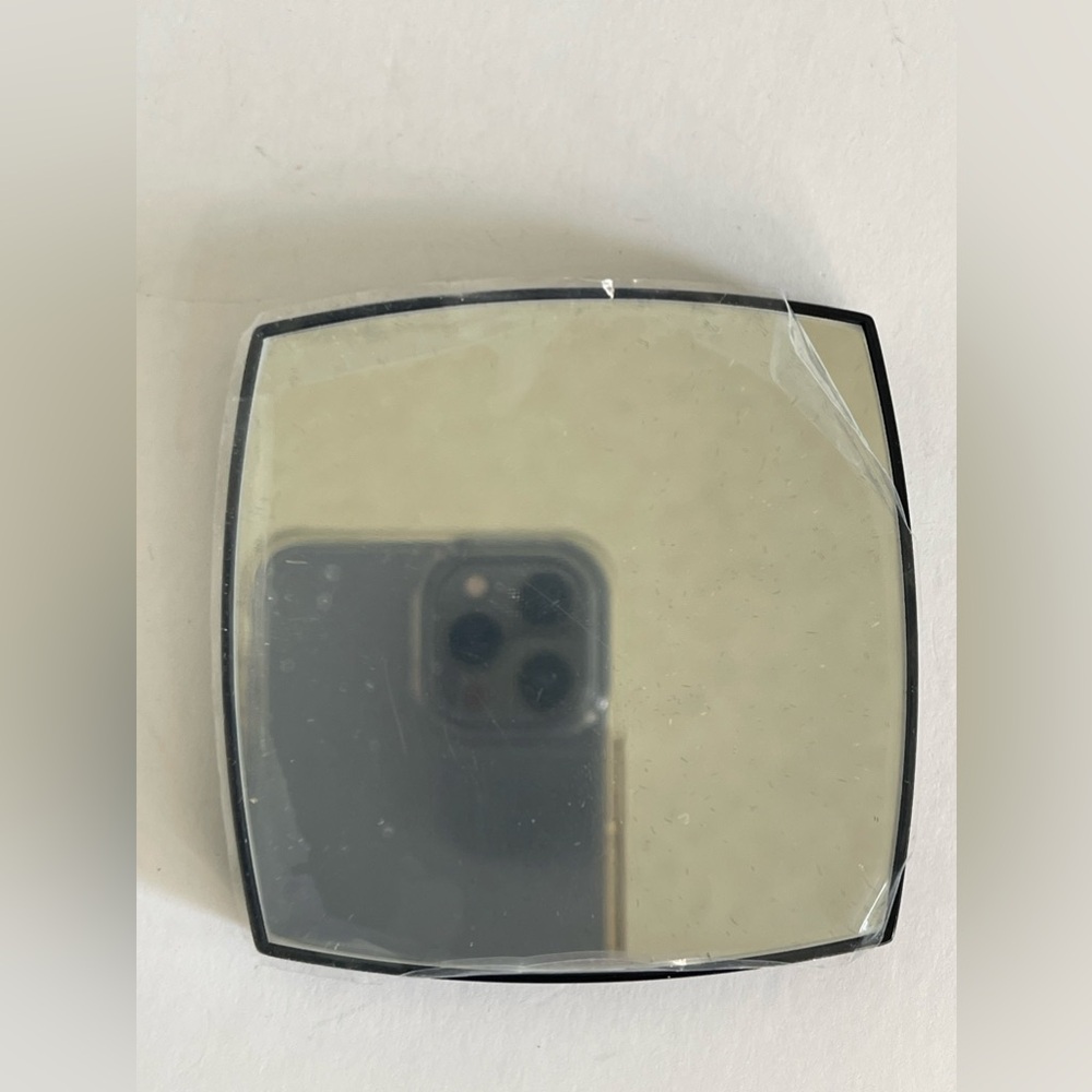 Chanel double sided mirror - Picture 3 of 5
